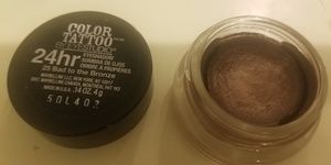 Maybelline 24hr eye shadow